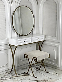 Dresuar ve puf takımı